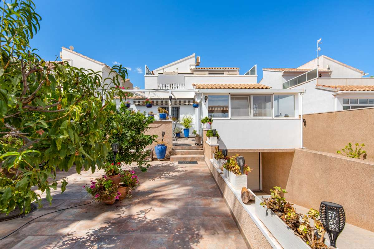 Villa in Punta Prima (Alicante) Ref. ITCW477709