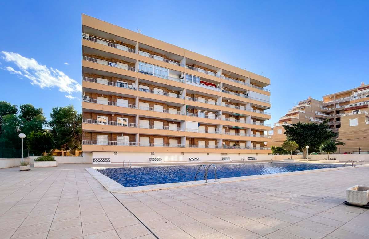 Apartment in Punta Prima (Alicante) Ref. ITCW501661